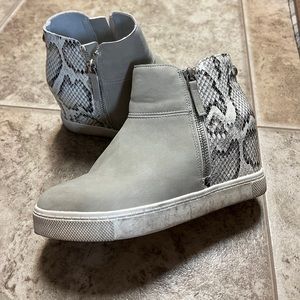 Steve Madden girls wedges